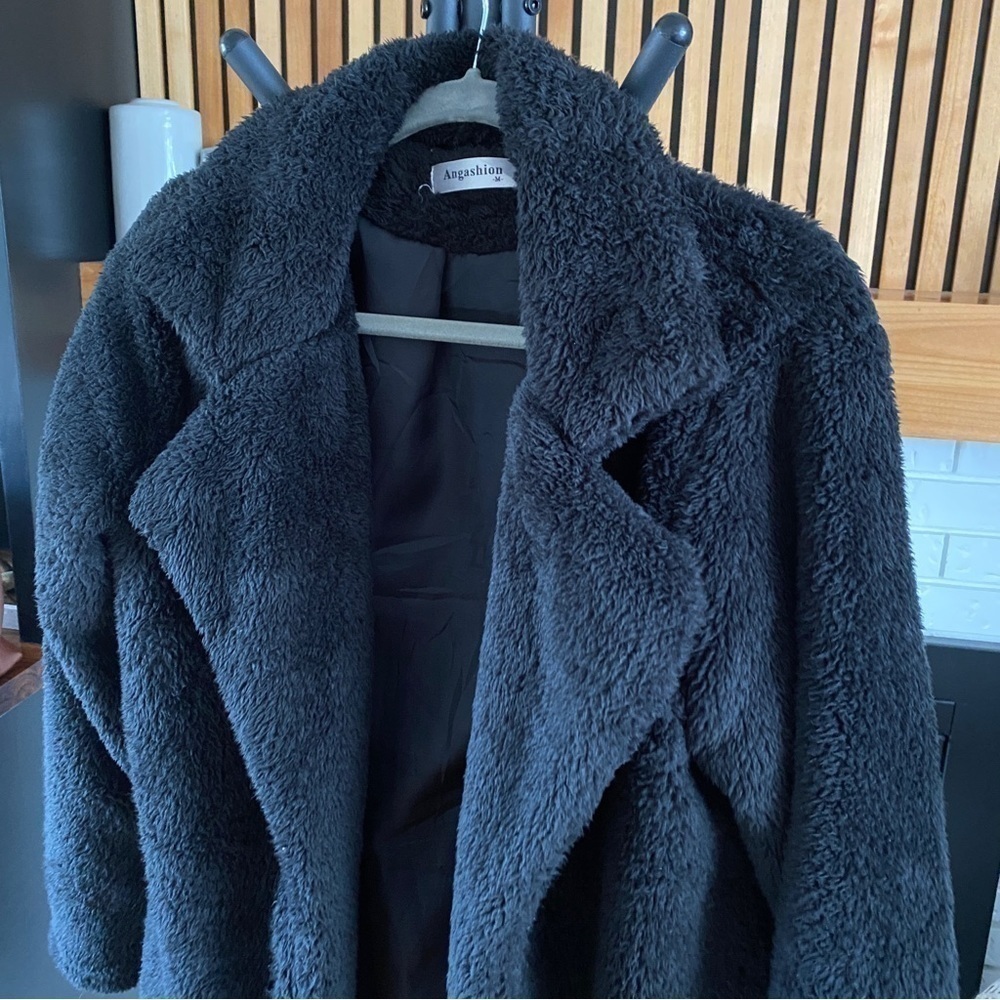 Mob Wife Faux Fur Coat - Picture 4 of 6